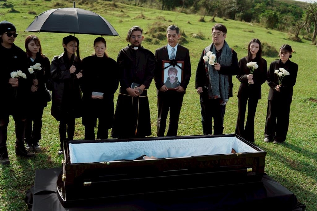 29歲田亞霍逝世參加自己葬禮！鄉民女神面棺痛哭驚爆他躺棺超扯1事