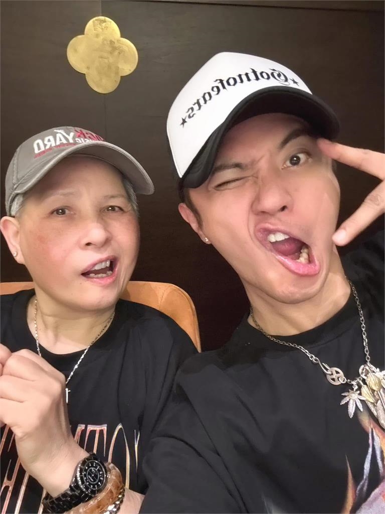 羅志祥曝媽媽罹阿茲海默症重遊夏威夷吐唯一心願!母子「1對話」惹網哭