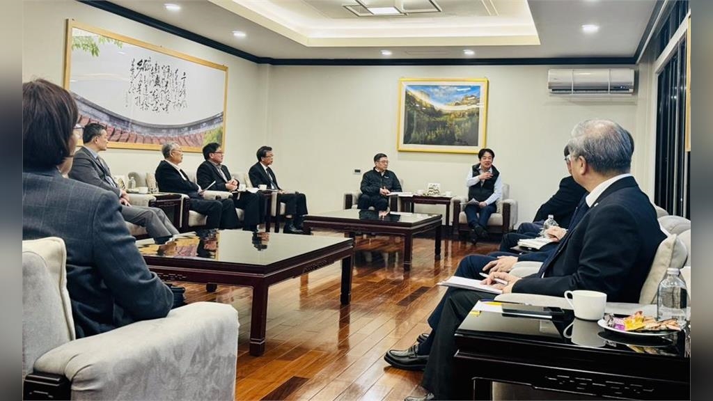 對等關稅重創資通訊產業！總統與台積電、電子五哥開會