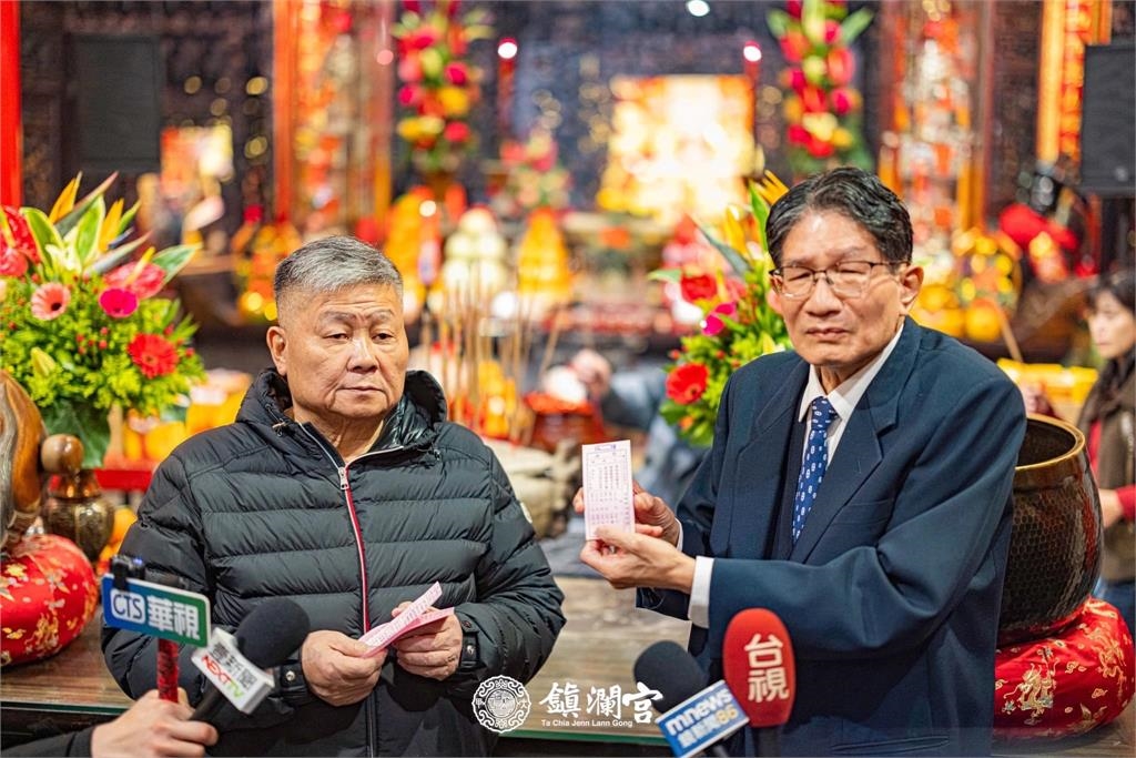 顏清標大甲媽扛神轎！4媳婦「SSR神顏」曝光…顏家追求全靠1秘訣