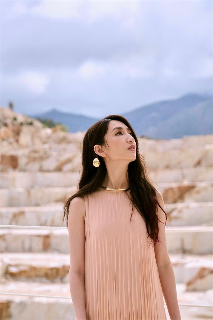 40歲柯佳嬿無預警「離開台灣」宣布好消息!不藏了親揭:戒不了這一味