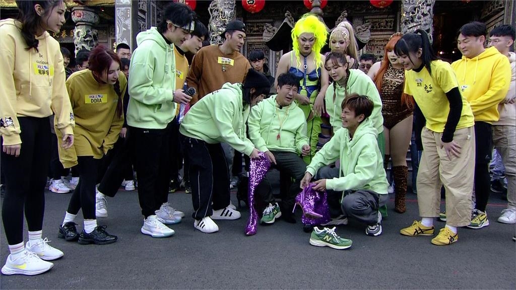 《綜藝大集合》變裝秀表演太精彩!胡瓜技癢穿高跟鞋妖嬌又會走台步