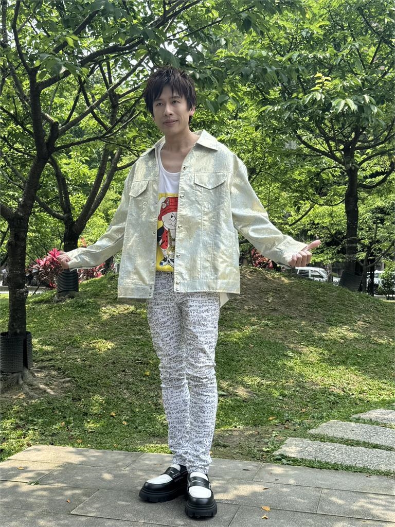 徐亨腦瘤首露面認離婚賣3房產獨扛債!消風20公斤「1關鍵」不動刀憂「面癱」!