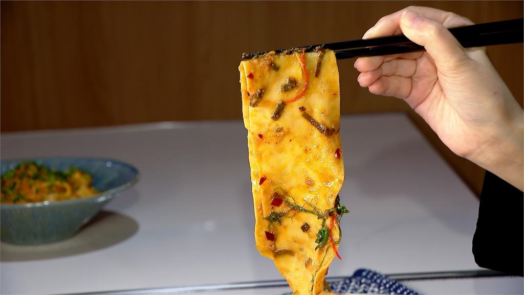義大利麵結合陝西油潑麵! 再融合泰式風味東西合併