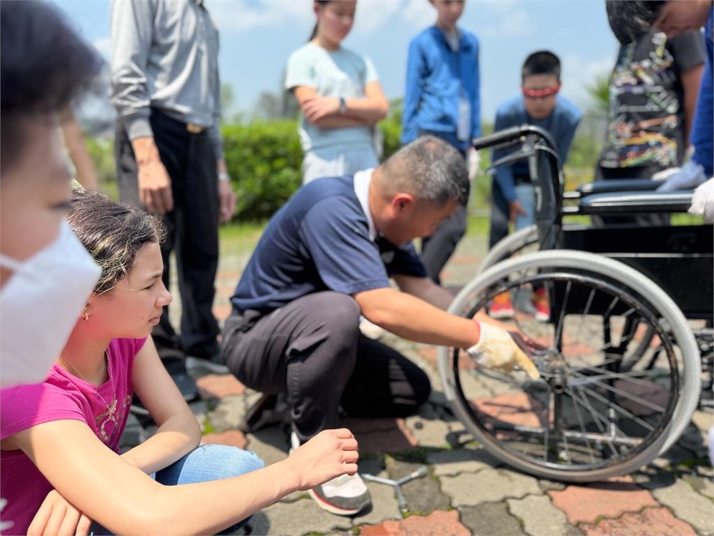 桃子腳國中小用課程體驗 與美國學伴用行動傳遞感恩與關懷