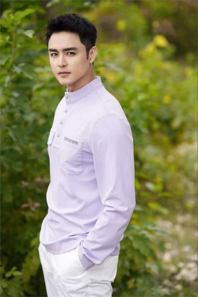 扯爆明道重心轉中國直播帶貨吸金「逾2億」!親揭:這1招獲Z世代認同