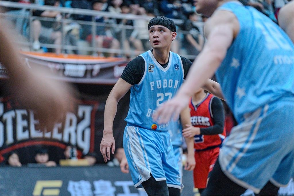 PLG(影)／例行賽最後一戰　勇士客場擊敗鋼鐵人奪5連勝進軍季後賽