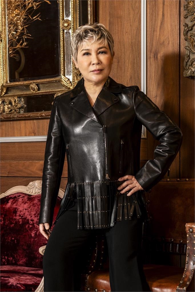 黃小琥親揭「被綁架30年」不藏了！登台「大血崩」急拿1物擋