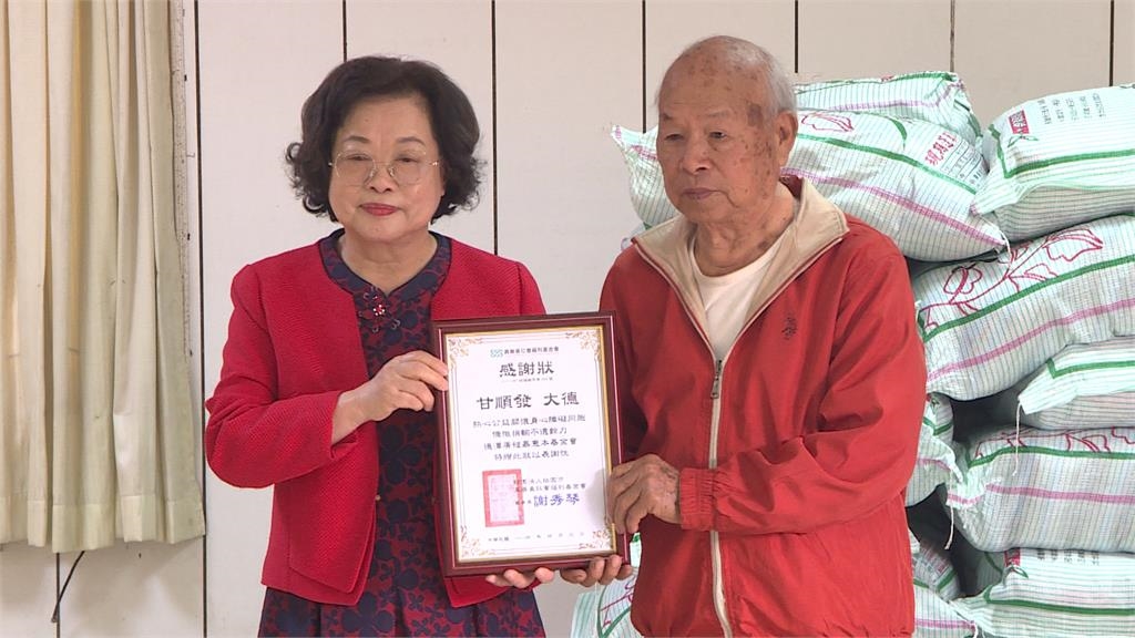 獅潭鄉「甘爺爺」捐米22載 全鄉響應今年達上萬斤
