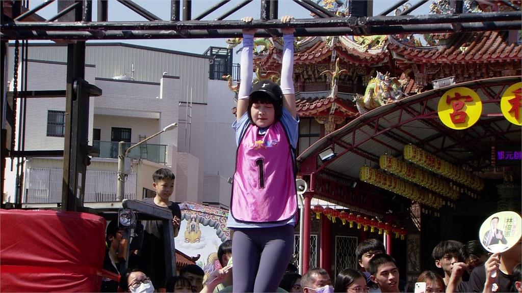 《綜藝大集合》天王屁股對鄉親破氣球!胡瓜最後居然直接用頭撞