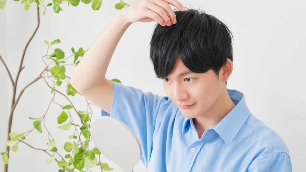 細軟髮不再是命中注定！健管師教男性3招，輕鬆破解「塌髮危機」