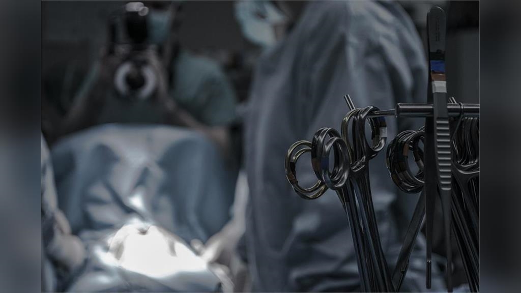 中國器官移植「價目表曝光」光仲介就海撈千萬！林智群驚：這產業太賺