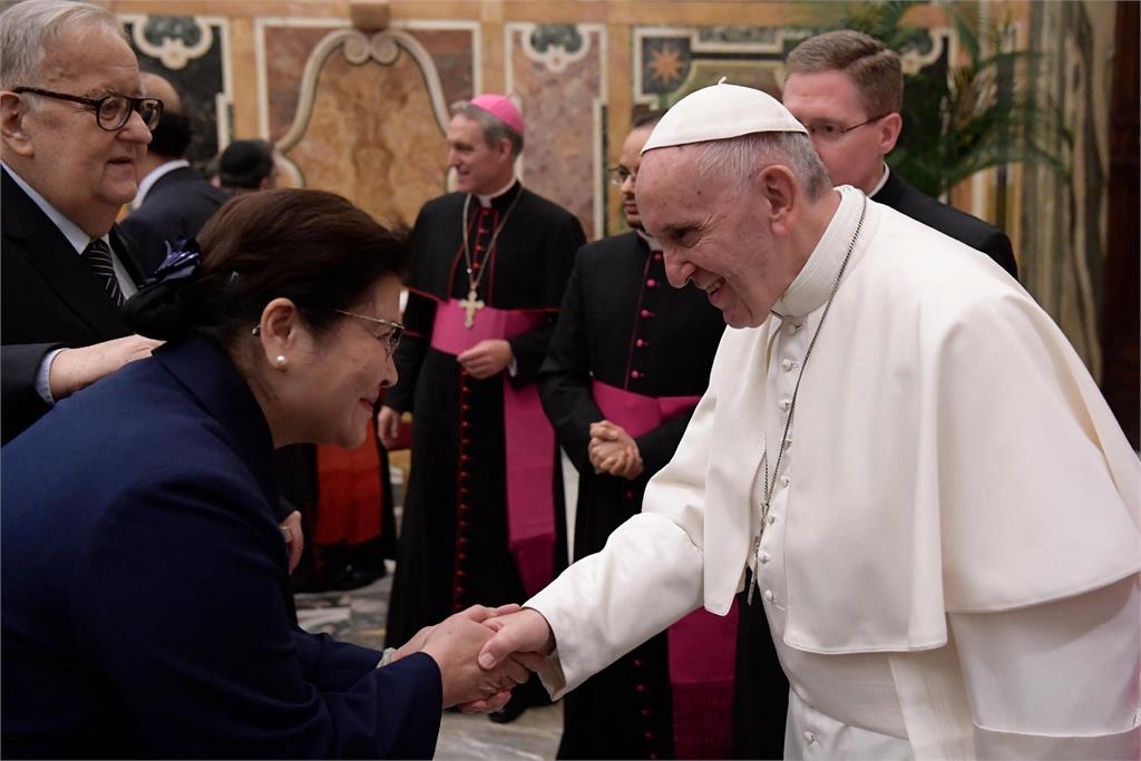 快新聞/天主教教宗方濟各辭世 證嚴法師發弔唁文:如燈塔為迷茫人類指引方向