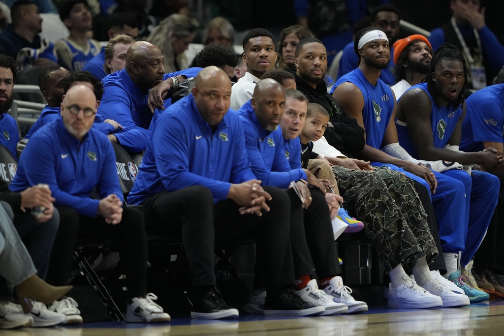 NBA(影)/公鹿季後賽首戰火力不夠猛 傳「小李飛刀」可望第二戰復出