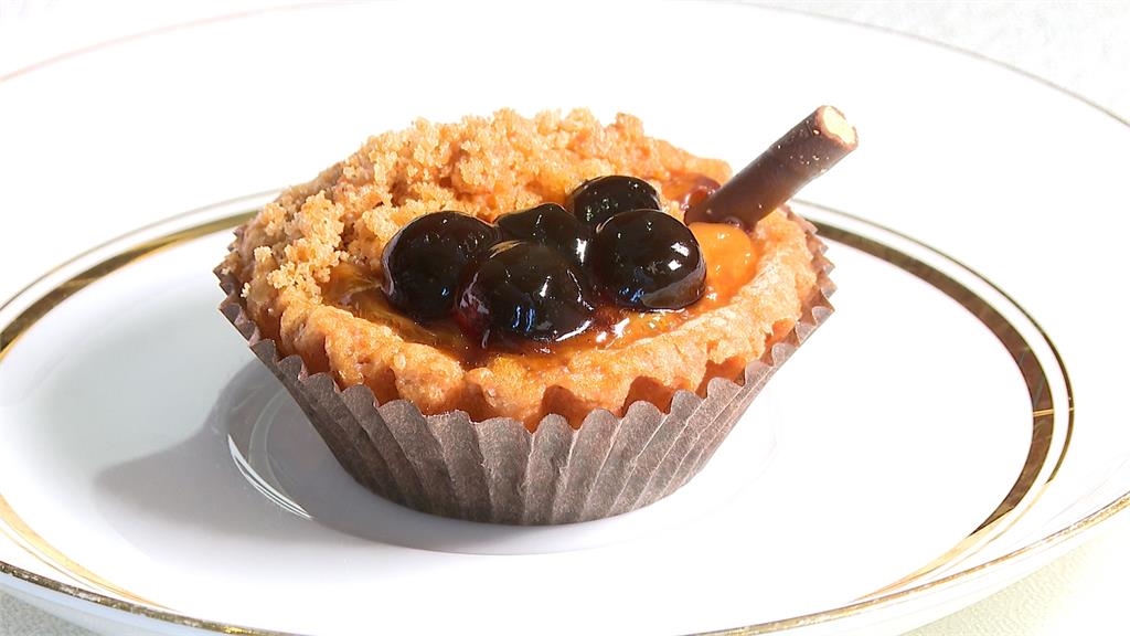 「瀨尿鵝」灌入熬製2日高湯　上桌前淋白蘭地點火添香氣