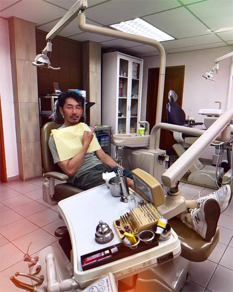 李李仁入境馬來西亞「遭扣留2小時」連牙齒也掉了!他親揭悲慘現況