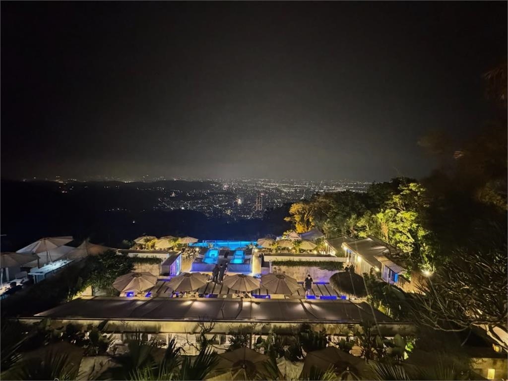 山下智久來台合體周董秀「兄弟情」!打卡「陽明山」夜景照:我愛這個地方