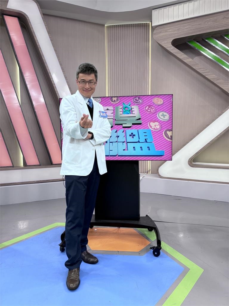 《醫學大聯盟》睡神附身！王瞳「神級沉睡」連睡著吃甘梅薯條都忘光