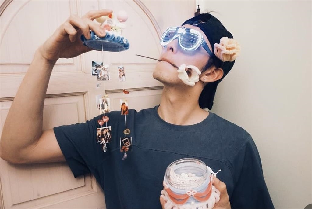 男神曹佑寧31歲生日放閃同框女友！王淨甜喊「愛的小名」禮物也曝光！