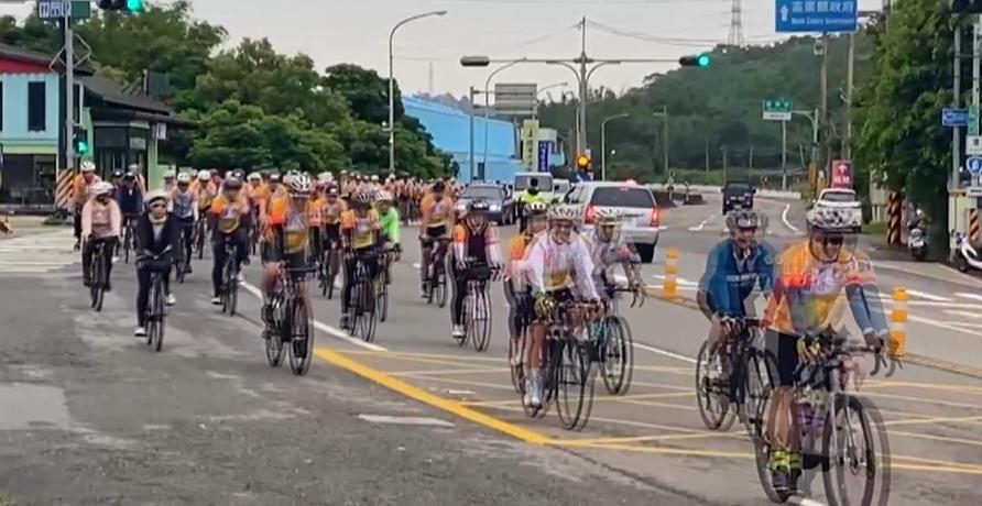 苗栗市鐵馬團往雲林北港進香 300騎士盛大啟程