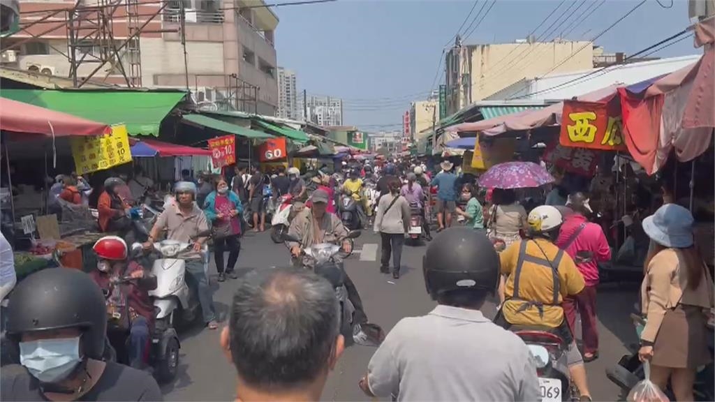 台南傳統市場「鼠啃豬肉」　網友笑：主廚親自驗收？