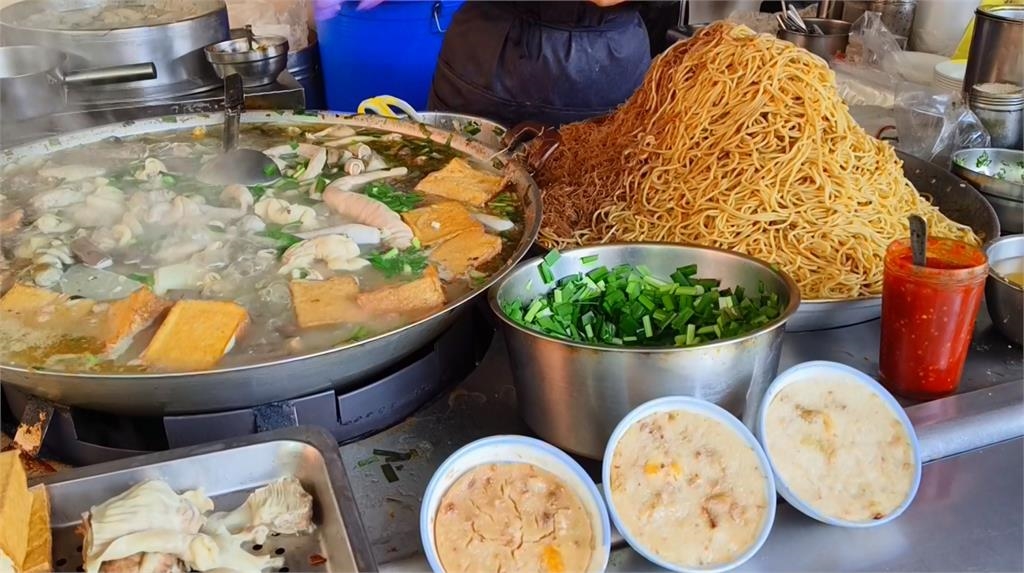 高雄飄香逾一甲子豬雜湯　蔬菜高湯鮮甜、配料超澎湃