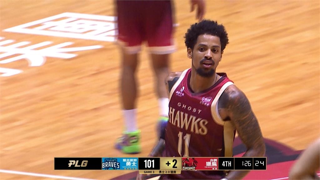 PLG(影)/獵鷹拒絕淘汰!111:104險勝勇士將戰線拖入第四戰