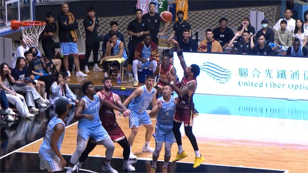 PLG(影)/獵鷹拒絕淘汰!111:104險勝勇士將戰線拖入第四戰