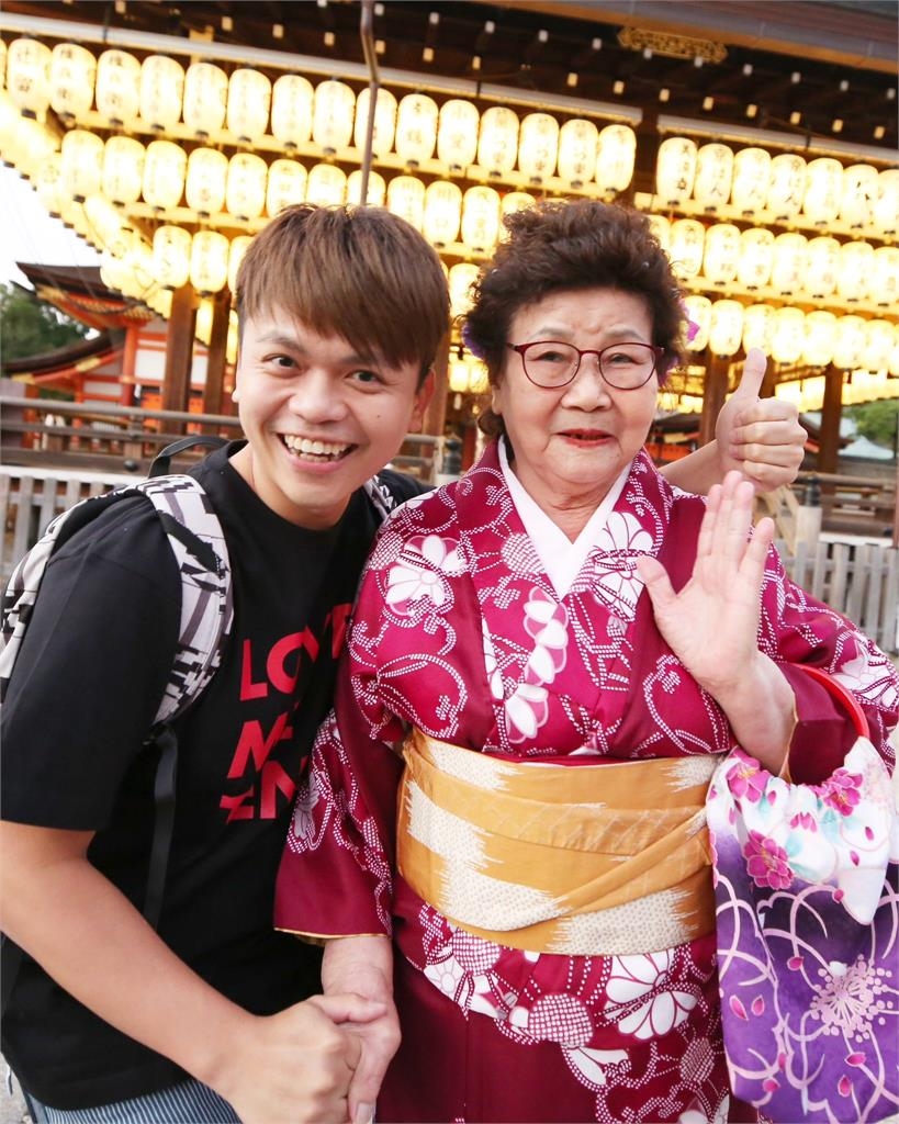 蔡阿嘎「阿嬤離世」爆爭產疑雲!天后闆妹1句「釣出二伯現身」全網不捨