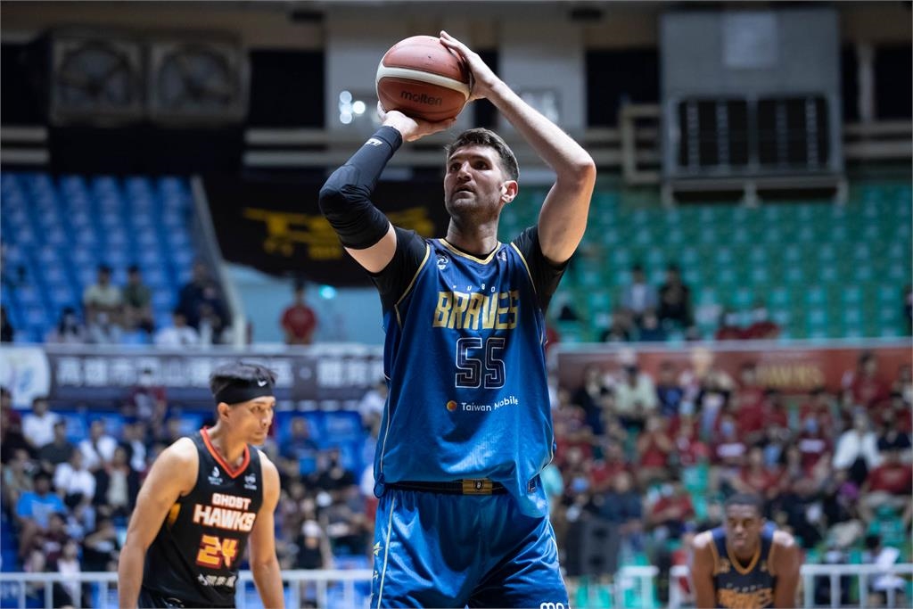 PLG(影)／勇士下半場狂轟猛攻！110：90射下獵鷹挺進總冠軍戰