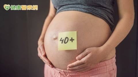 高齡產婦注意胎動．預防早產