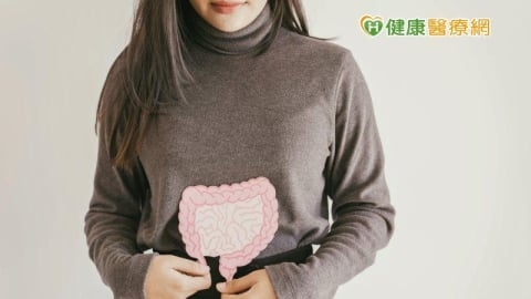 大腸癌年輕化警訊！28歲女業務應酬拚酒　健檢意外發現癌化高風險瘜肉