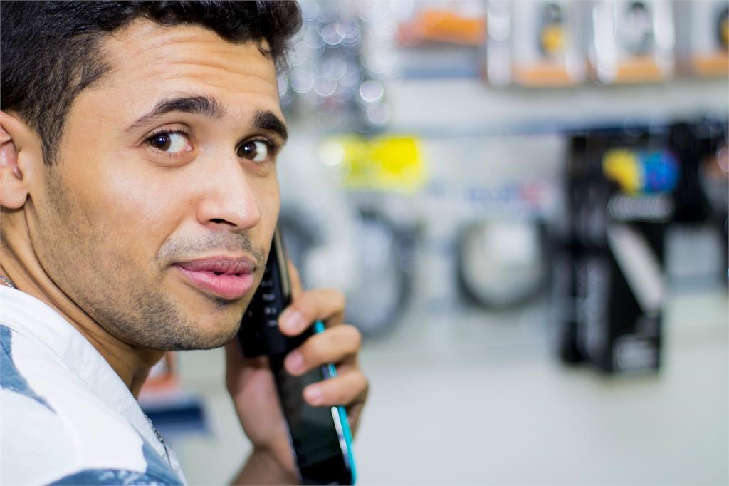 假記者「寄生」台北市議會日常曝光！自備電鍋開伙「飄惡臭」惹眾怒