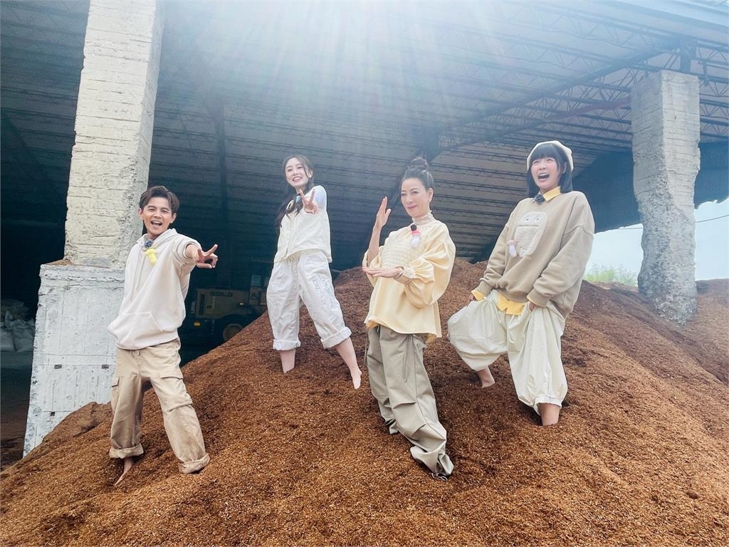 《綜藝新時代》體驗百菇職人要去「逛包」楊繡惠超興奮！到現場怒喊「想被打得滿頭」