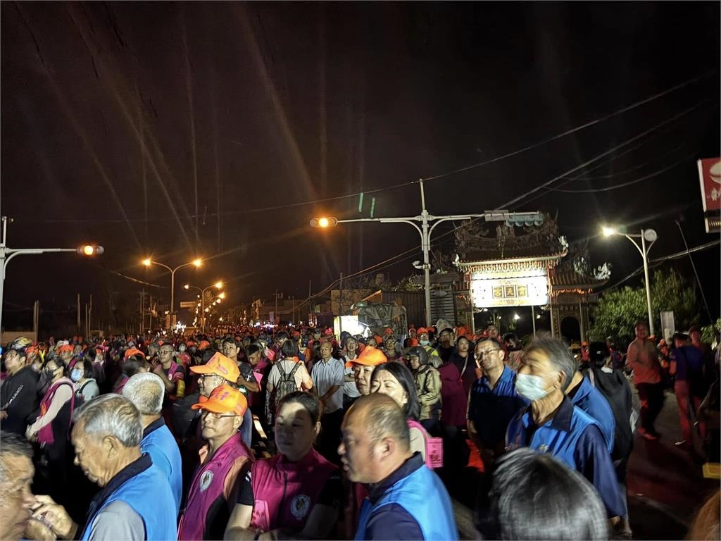 白沙屯媽祖「起駕1小時就顯靈」停駕這宮廟！信徒曝深厚淵源：來找好姐妹