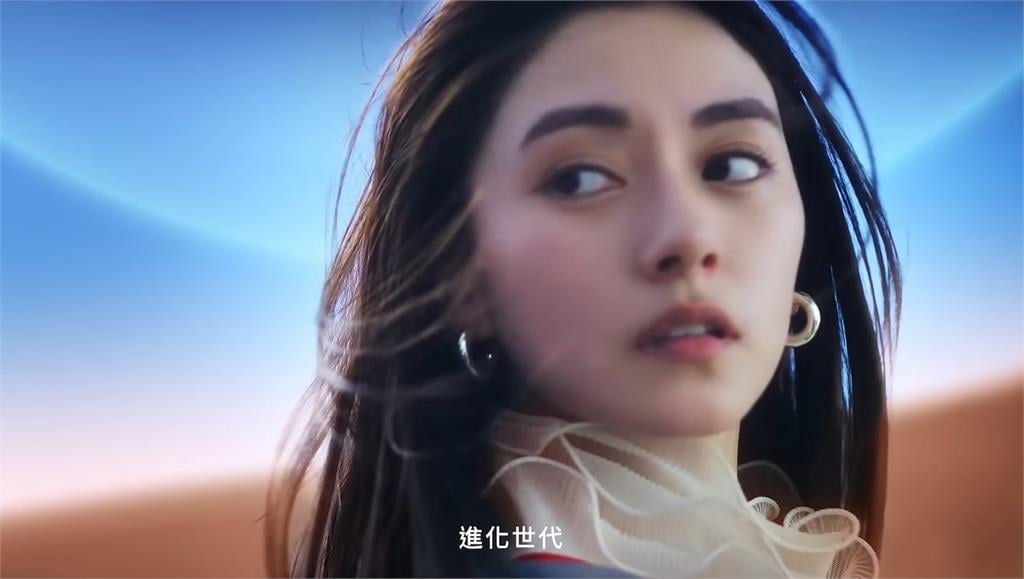 銀行廣告正妹「美得像AI」撞臉3女神!網挖IG「私下模樣」網看呆:怎麼會…