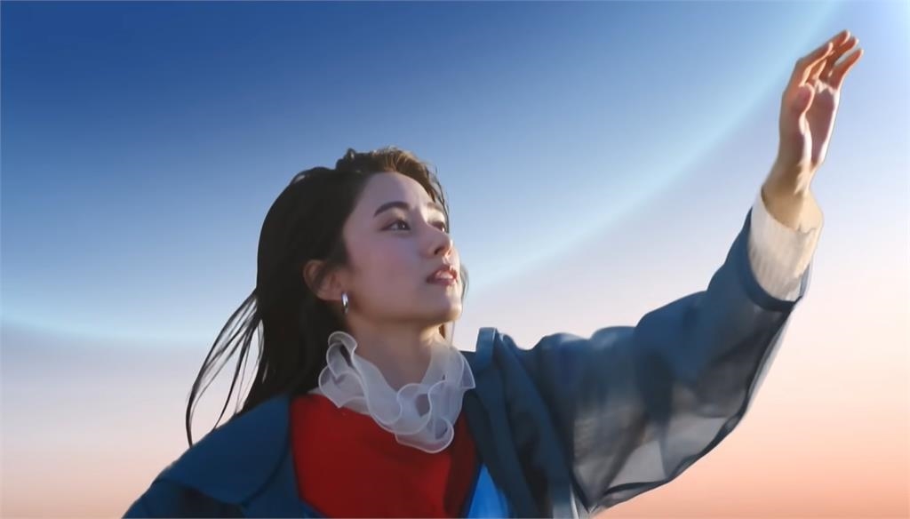 銀行廣告正妹「美得像AI」撞臉3女神!網挖IG「私下模樣」網看呆:怎麼會…