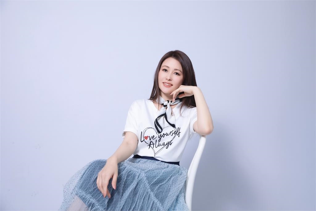 佐藤麻衣為子息影10年無預警都說了！單親育兒7年罕吐：當媽好累