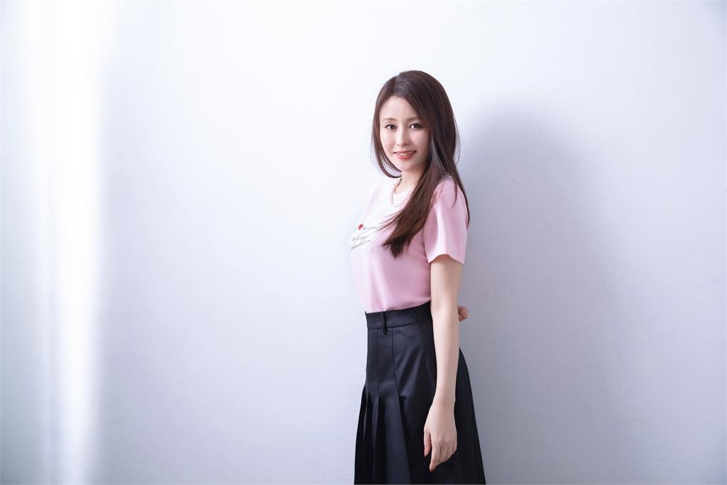 佐藤麻衣為子息影10年無預警都說了！單親育兒7年罕吐：當媽好累