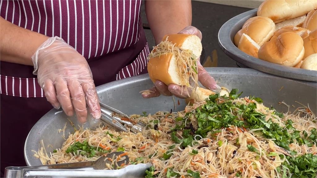 頭份炒米粉大賽！民眾大秀廚藝　炒米粉麵包、鹹豬肉一起炒玩創意