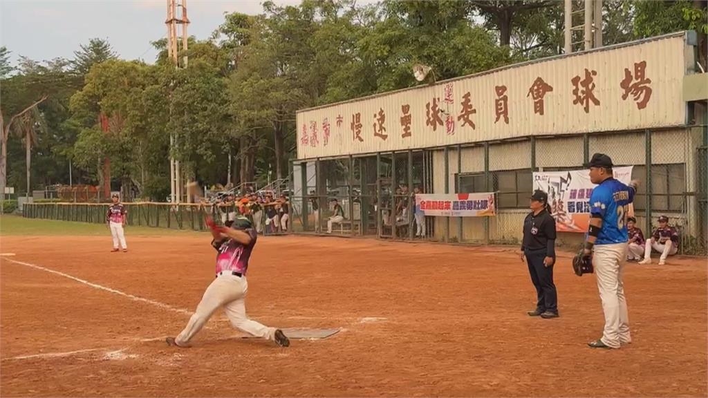 嘉義市56小時不打烊壘球賽熱力開打 球技、體力大考驗
