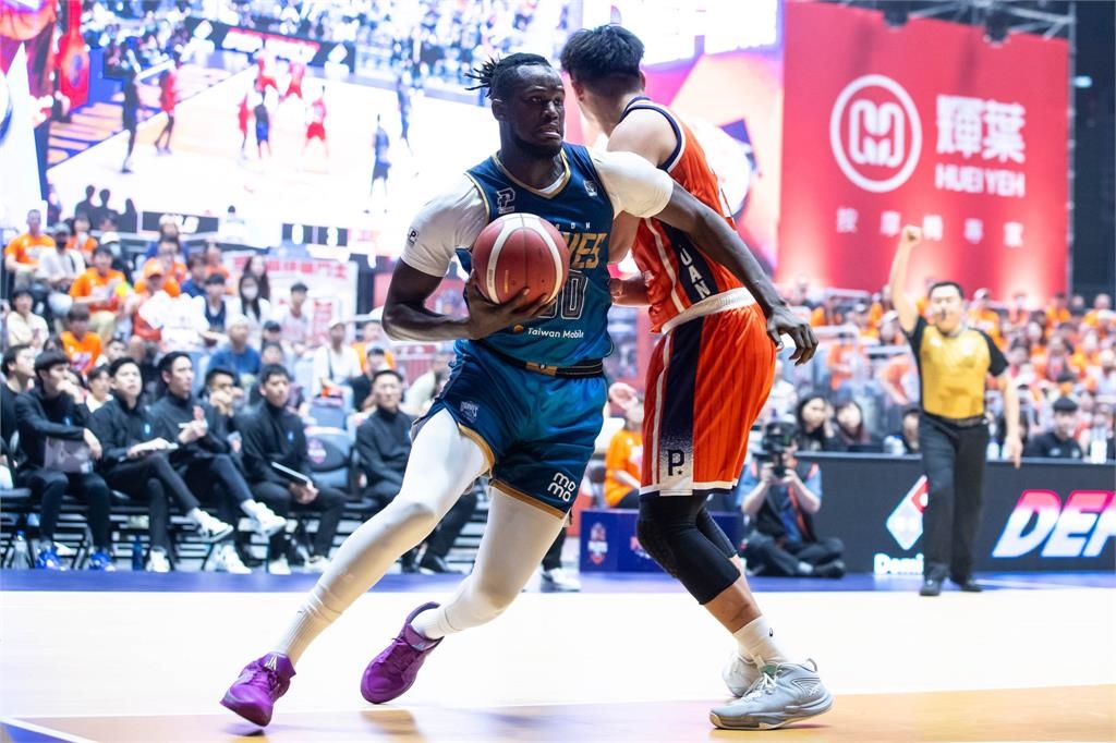 PLG(影)／總冠軍賽今晚點燃戰火 勇士78：76險勝領航猿七戰四勝1勝0敗領先