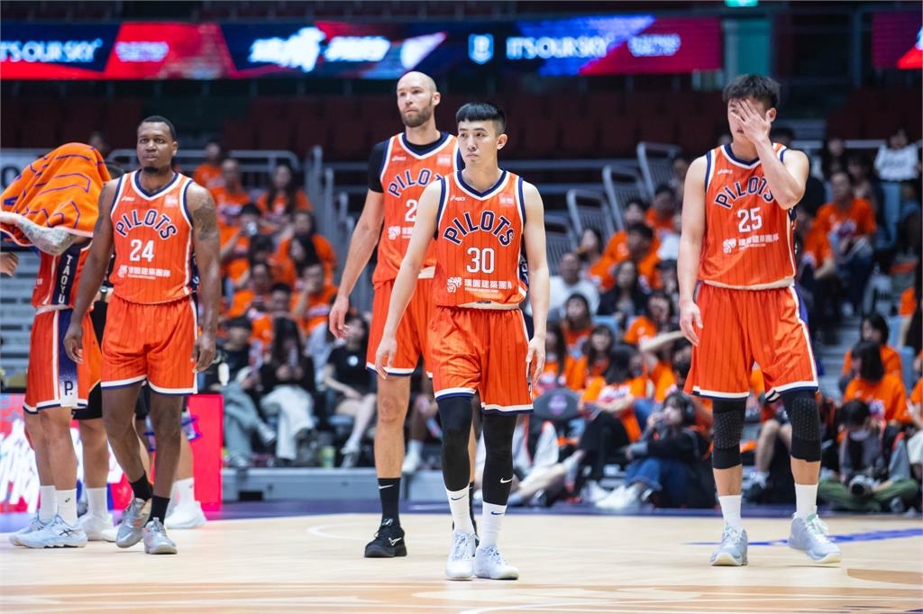 PLG(影)／總冠軍賽今晚點燃戰火 勇士78：76險勝領航猿七戰四勝1勝0敗領先