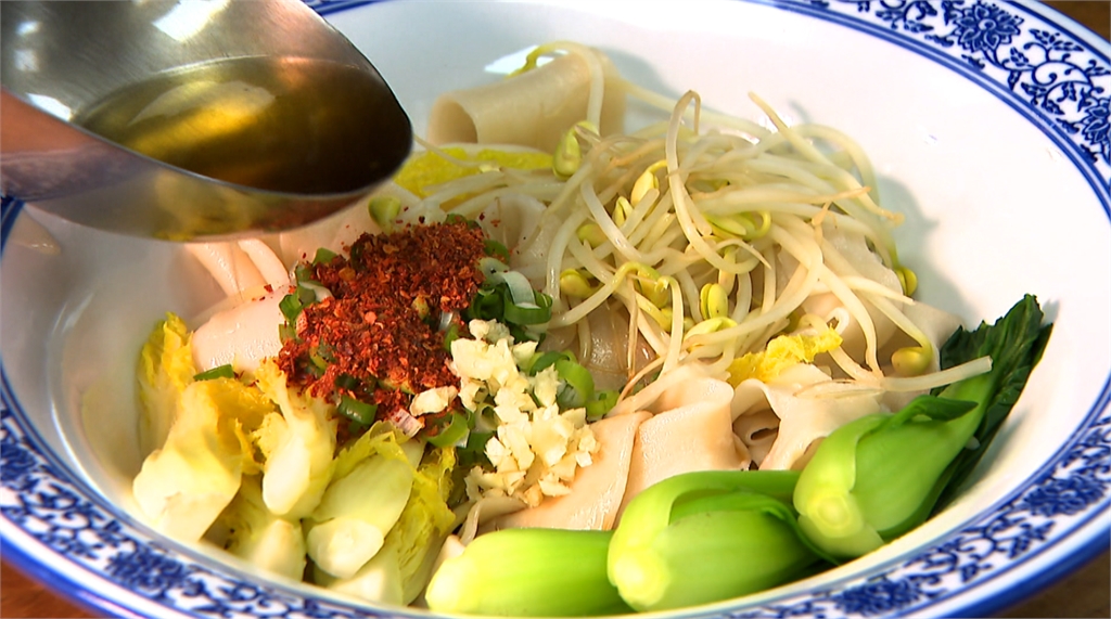 牛小排也能中式登場！「稻草西施牛」重新演繹多了桃木燻香