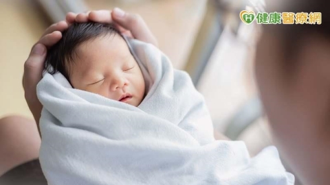 只有高齡母生育有風險?國衛院研究:男性越晚生 孩子思覺失調越早發病