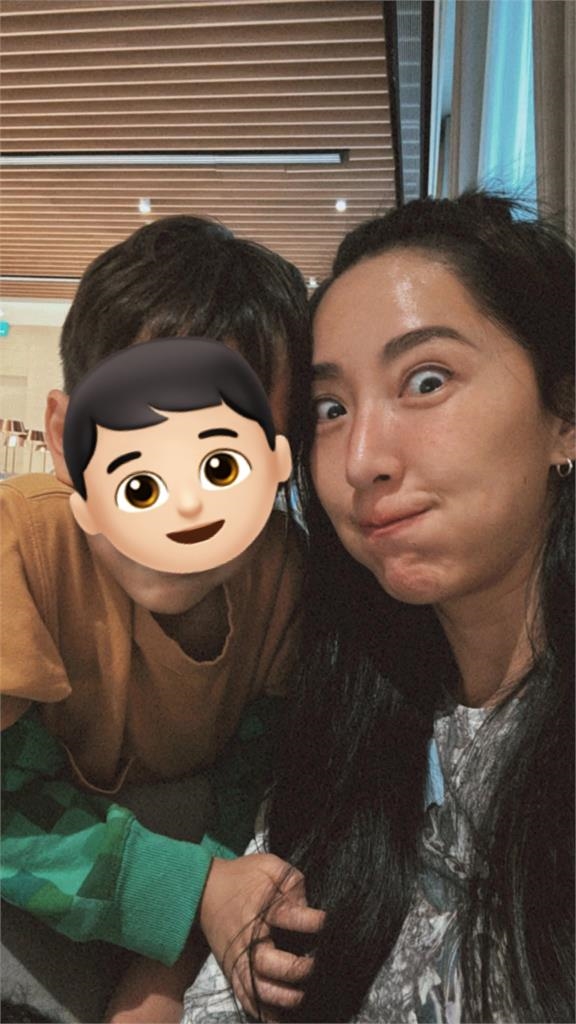 隋棠母親節「開吃榴槤」慘遭轟出房 3娃護媽嗆爸:你去陽台待著!