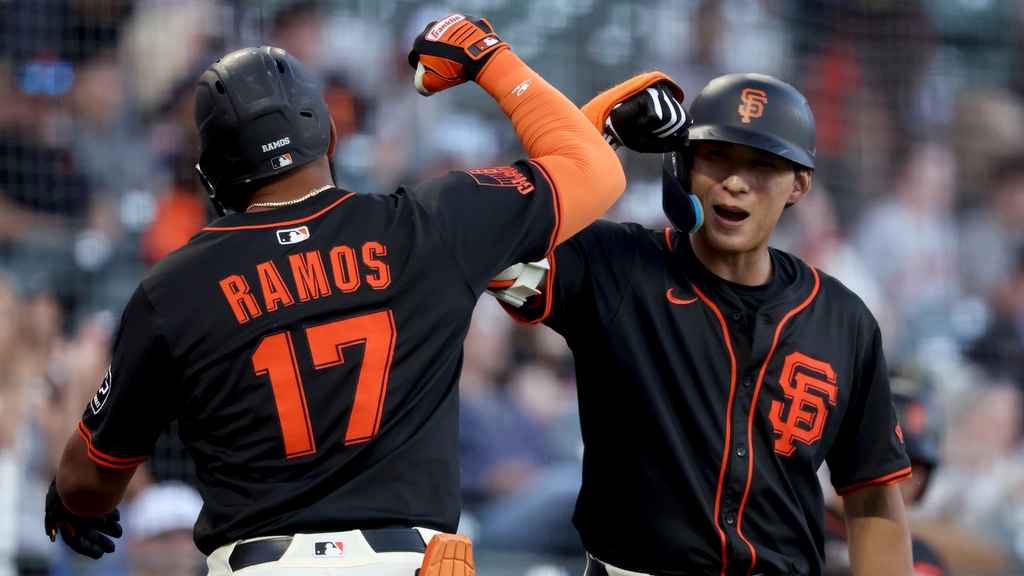 MLB(影)／韓國之夜看我秀！「風之孫」李政厚帥氣炸裂三分砲全場沸騰終止4連敗