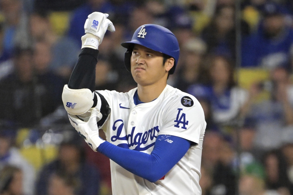 MLB(影)/萌!道奇「木屐搖頭娃娃日」木屐兒搶鏡 在爸爸專屬主題日溫馨開球