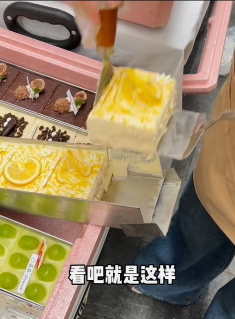 「夜市最不必要食物」骰子牛出局!「1中國小吃」斷崖奪冠…網怒:滾出地球