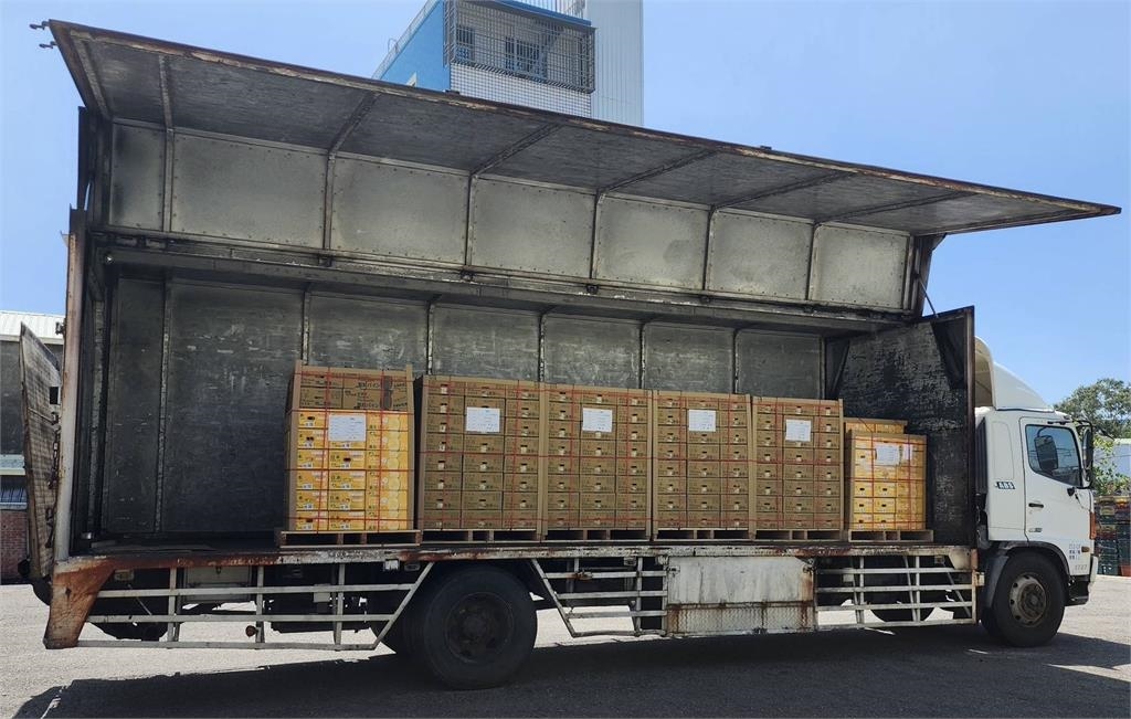 台南締盟城市富良野市空運採購台南「在欉黃」金鑽鳳梨3公噸多